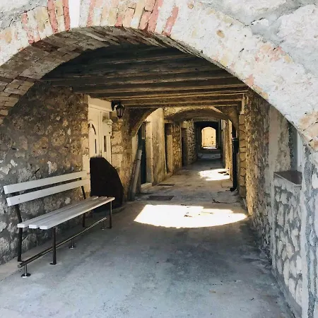 Otok Apartment *